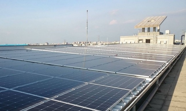 經濟部加工出口區所屬的中港、臨廣等4個園區公有建物屋頂，都已完成太陽陽能發電設備建置，開始「種電」。