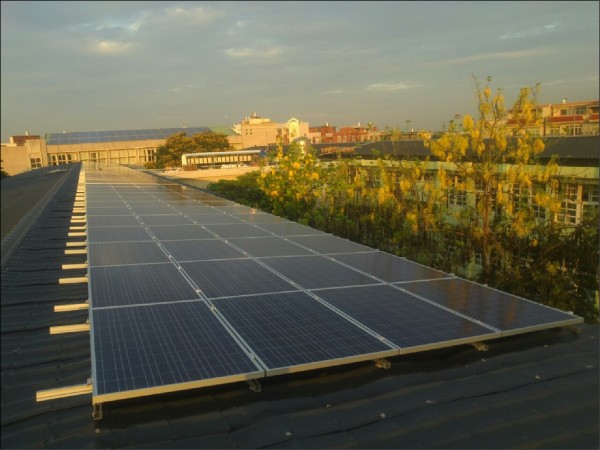 屋頂太陽能發電設備