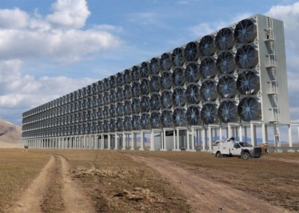 Carbon Engineering利用多把大風扇把空氣抽入冷卻塔
