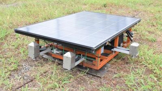 日本推太陽能雜草抑制機