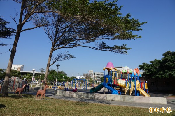 鹿港兒童公園是座高人氣的親子公園。（記者劉曉欣攝）