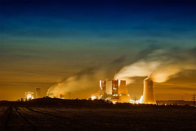 工廠排放二氧化碳