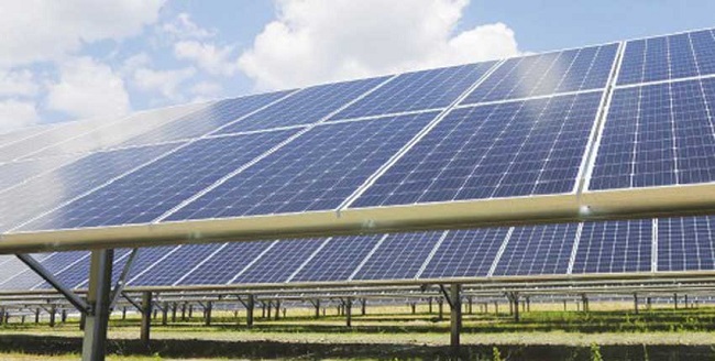 為推動2025年再生能源占比20％目標，經濟部能源局長林全能28日表示，2019年太陽光電設置目標為1.5GW。圖：美聯社