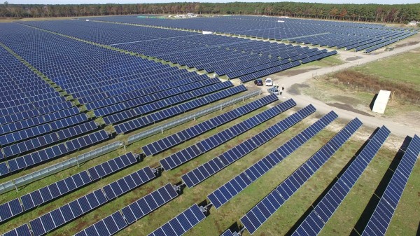 亞馬遜在美國東部的太陽能農場。