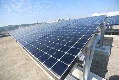 中市府補助設置太陽光電系統，鼓勵民眾使用綠能發電。（圖／台中市政府提供）