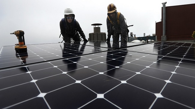 丸紅：全球最大太陽光電設施 在UAE展開營運。(示意圖) (圖片：AFP)