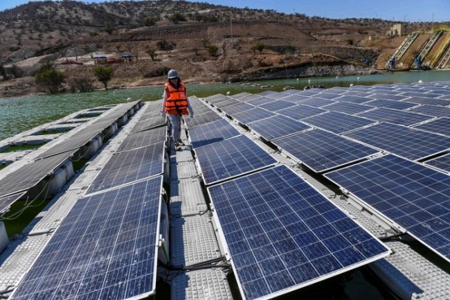 太陽能電池板人員工作排名第1，預估未來10年該工作需求成長將達63%。圖僅示意，與本文無關。
