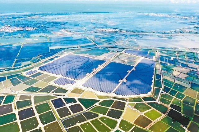 嘉義布袋鹽田太陽光電系統有70.2MW。 韋能能源／提供
