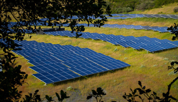 在受汙土地設置太陽能，美國綠能目標促「棕地再生」