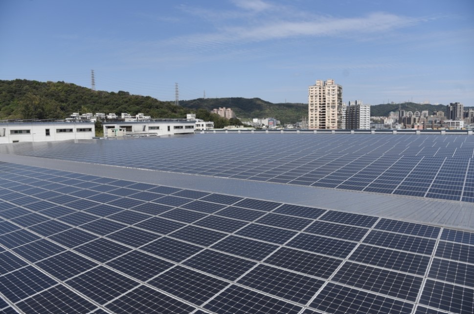 經濟部鼓勵太陽光電廠設置儲能系統。（資料照片／蔣銀珊攝）
