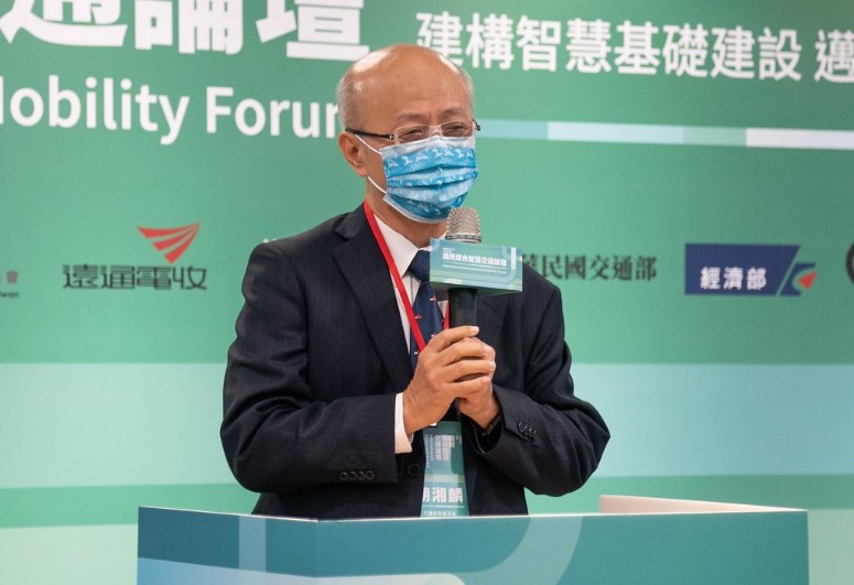 交通部胡湘麟政務次長表示，台灣交通正朝向運具電氣化、無碳化的淨零目標邁進。圖片來源：TAISE提供